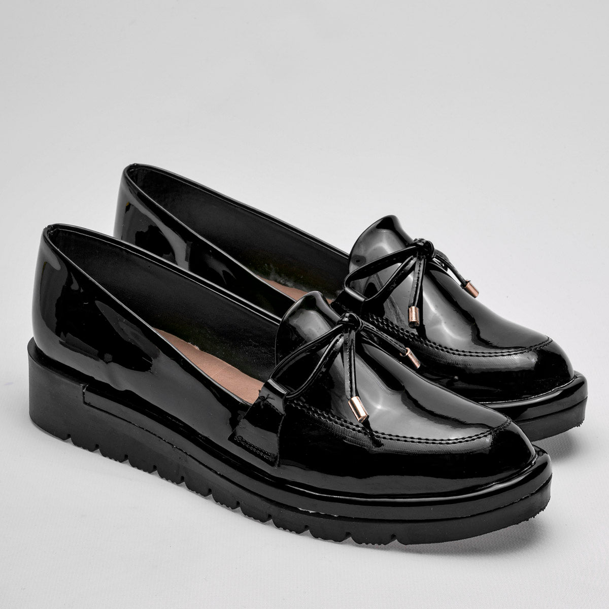 ZAPATO CASUAL MUJER IVI LOVE 3084 NEGRO CHAROL