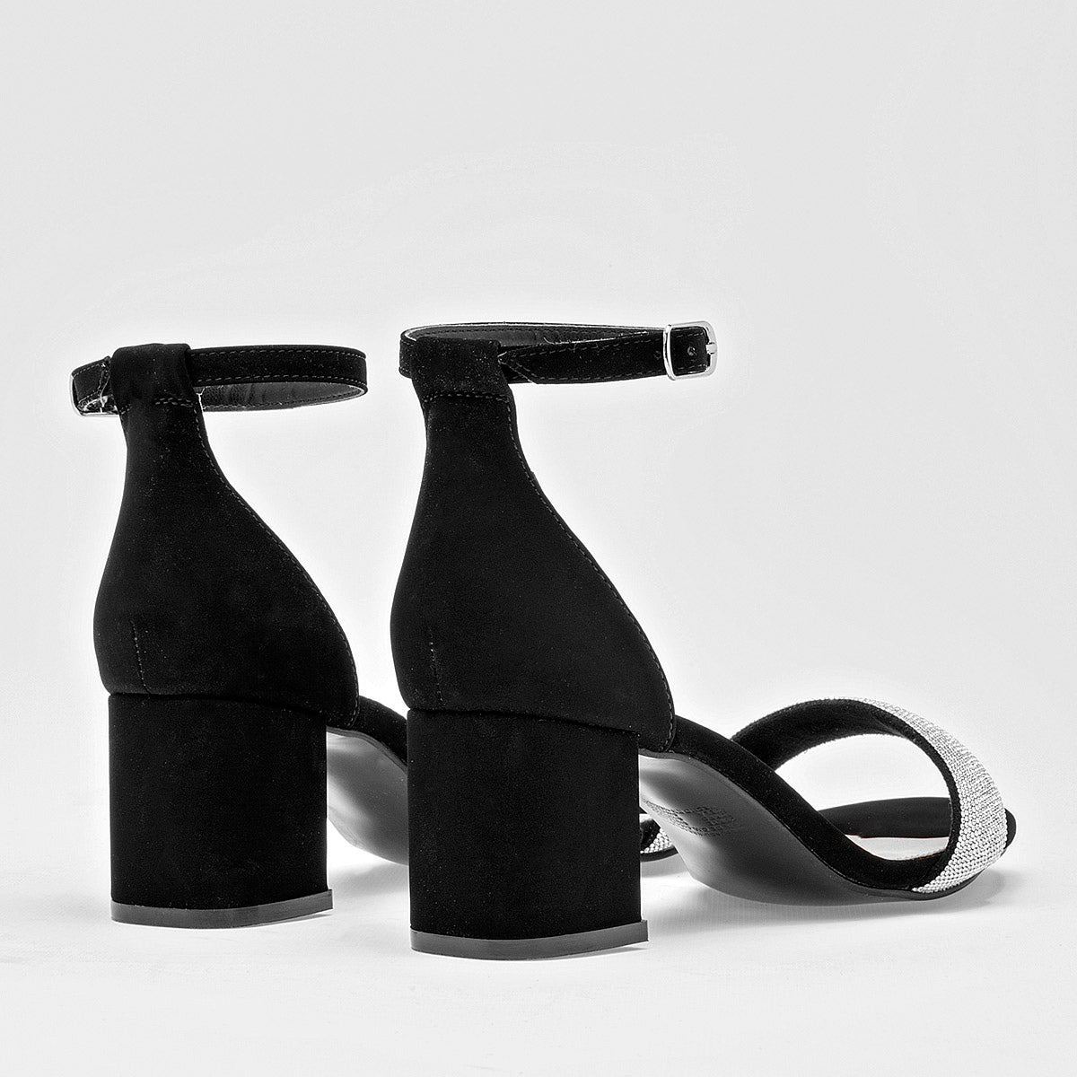 Zapatilla Con Pulsera Lpa 21217 Para Mujer Color Negro