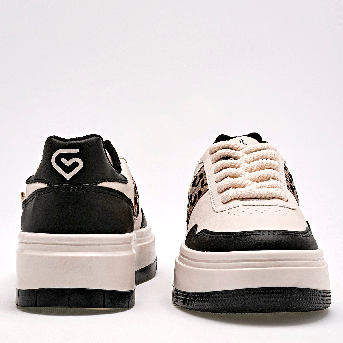 TENIS URBANO MUJER CLASBEN MISMO LATTE NEGRO CAMEL