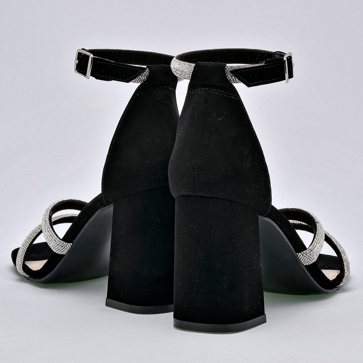 Zapatilla Con Pulsera Lpa 22714 Para Mujer Color Negro