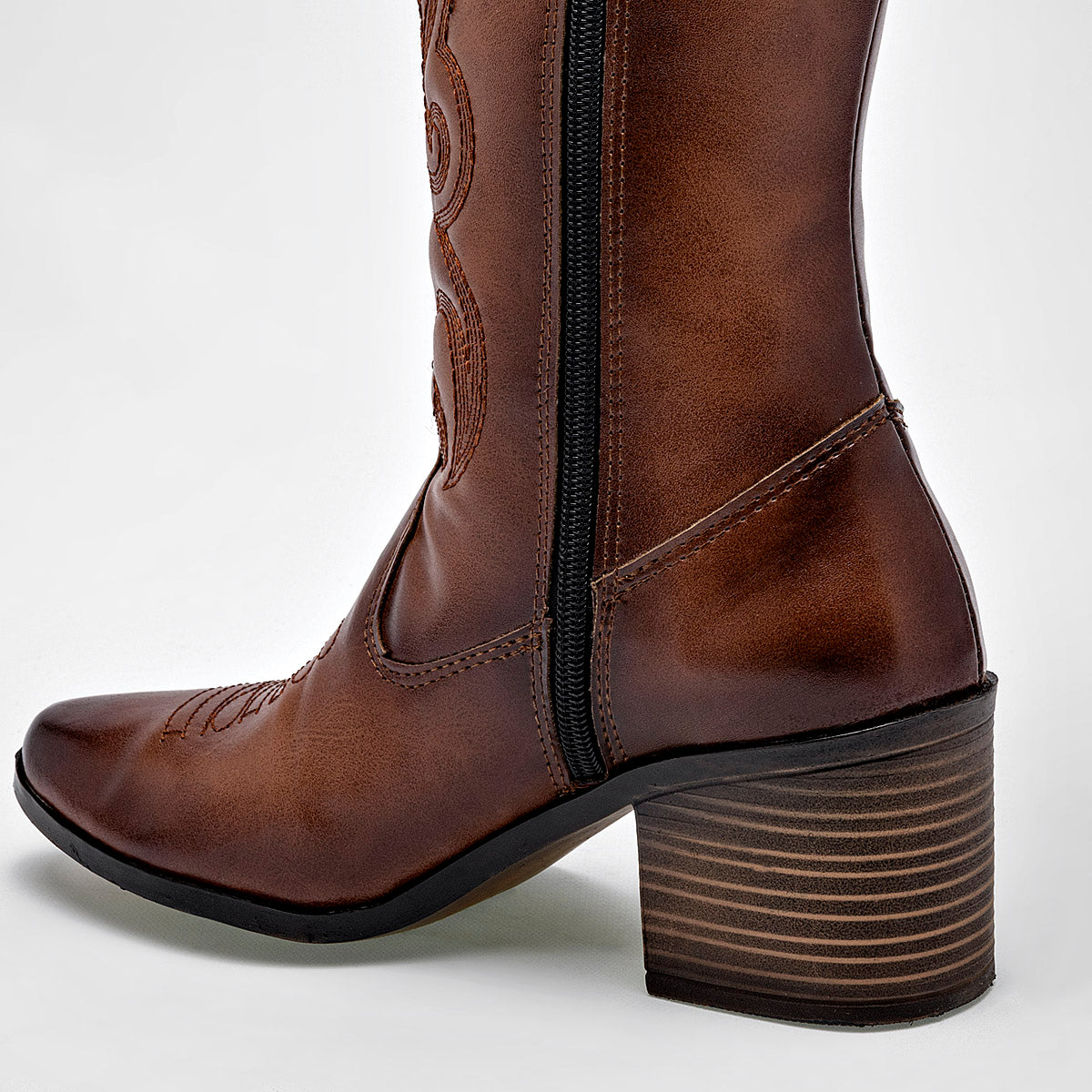 Bota Tacón 6cm Tubo 37cm para Mujer marca Mimar Café