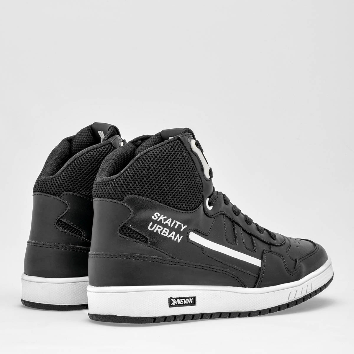 TENIS URBANO JUVENIL NEWK BB6301 NEGRO BLANCO