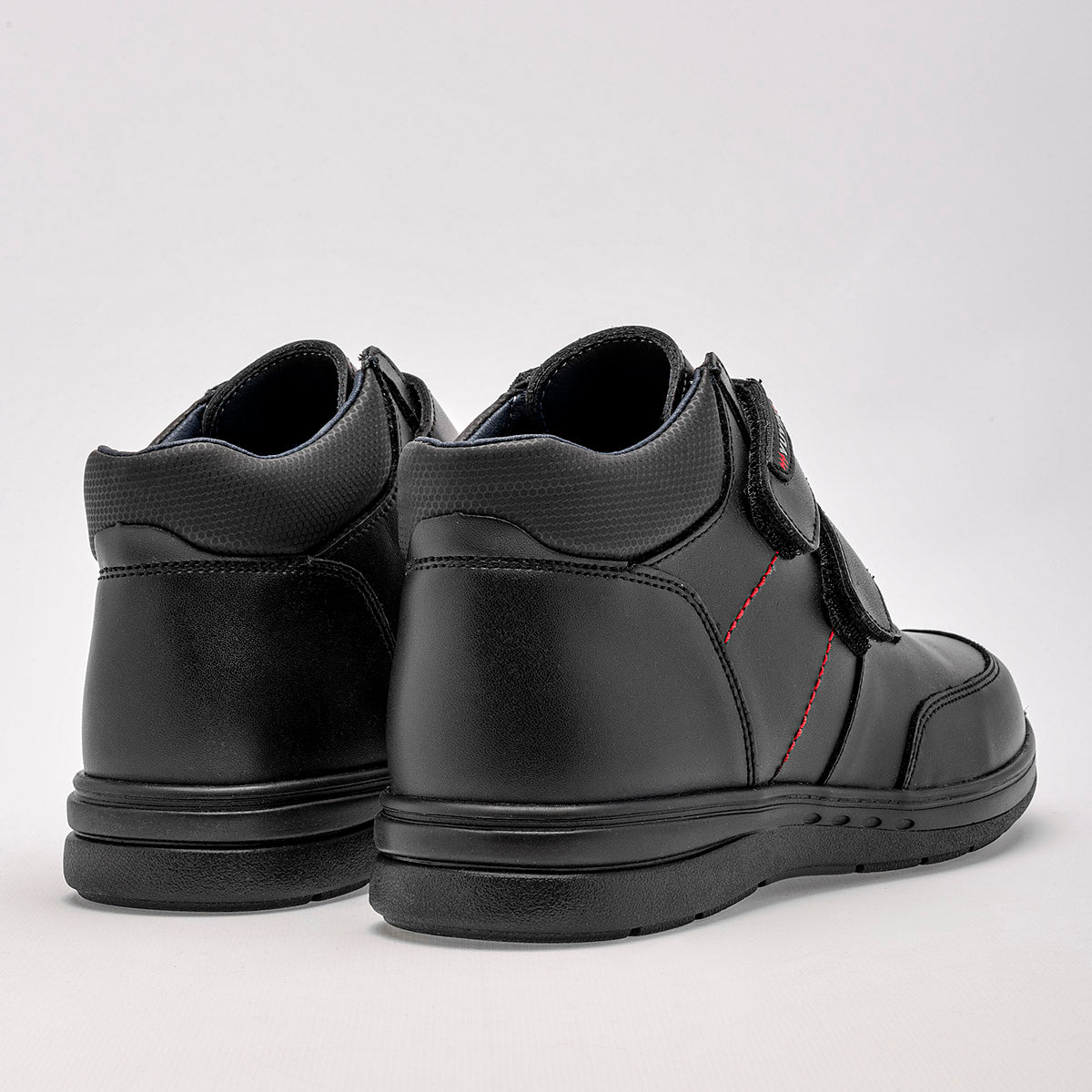 Botín escolar para Niño marca Yuyin Negro