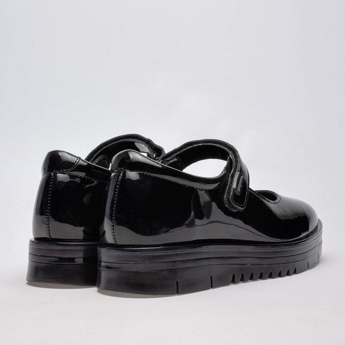 ZAPATO CASUAL MUJER COQUETA 54906C NEGRO CHAROL