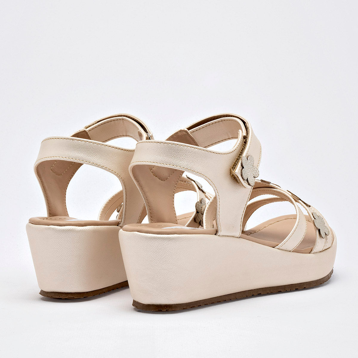 Sandalia Casual Moramora Mujer Yeni Beige Plataforma 5 Cm