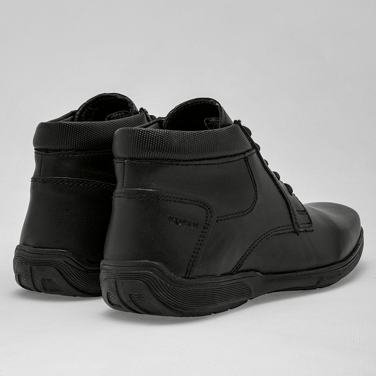 Bota escolar para Niño marca Yuyin Negro