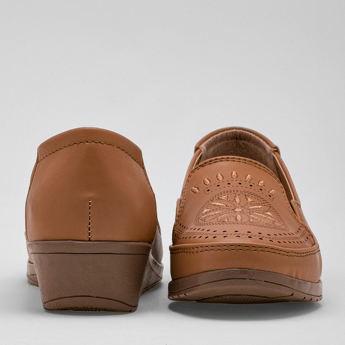 Plataforma Cerrada Rumores 1970 Para Mujer Color Camel