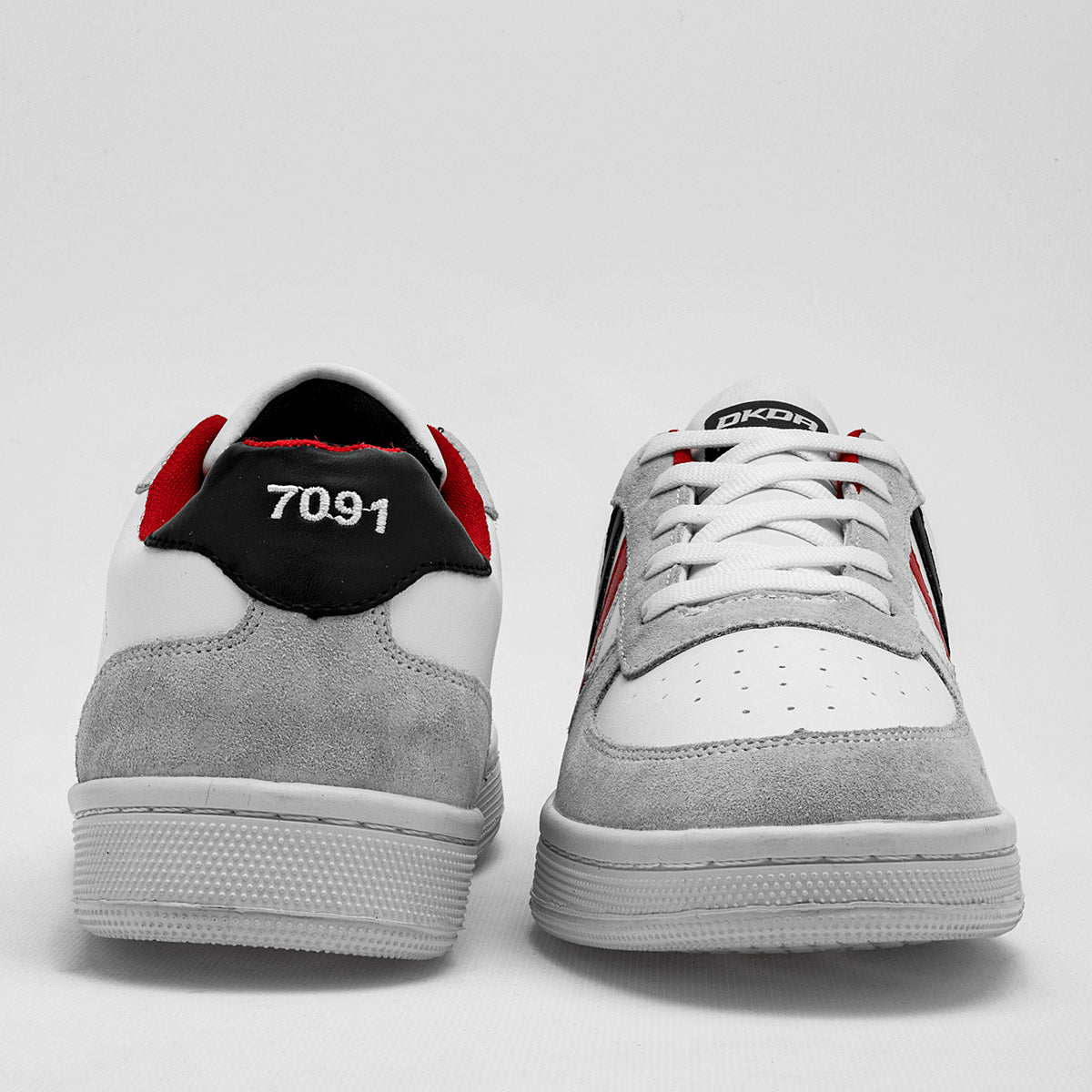 TENIS URBANO HOMBRE JHOS DKDA 7091 BLANCO GRIS NEGRO