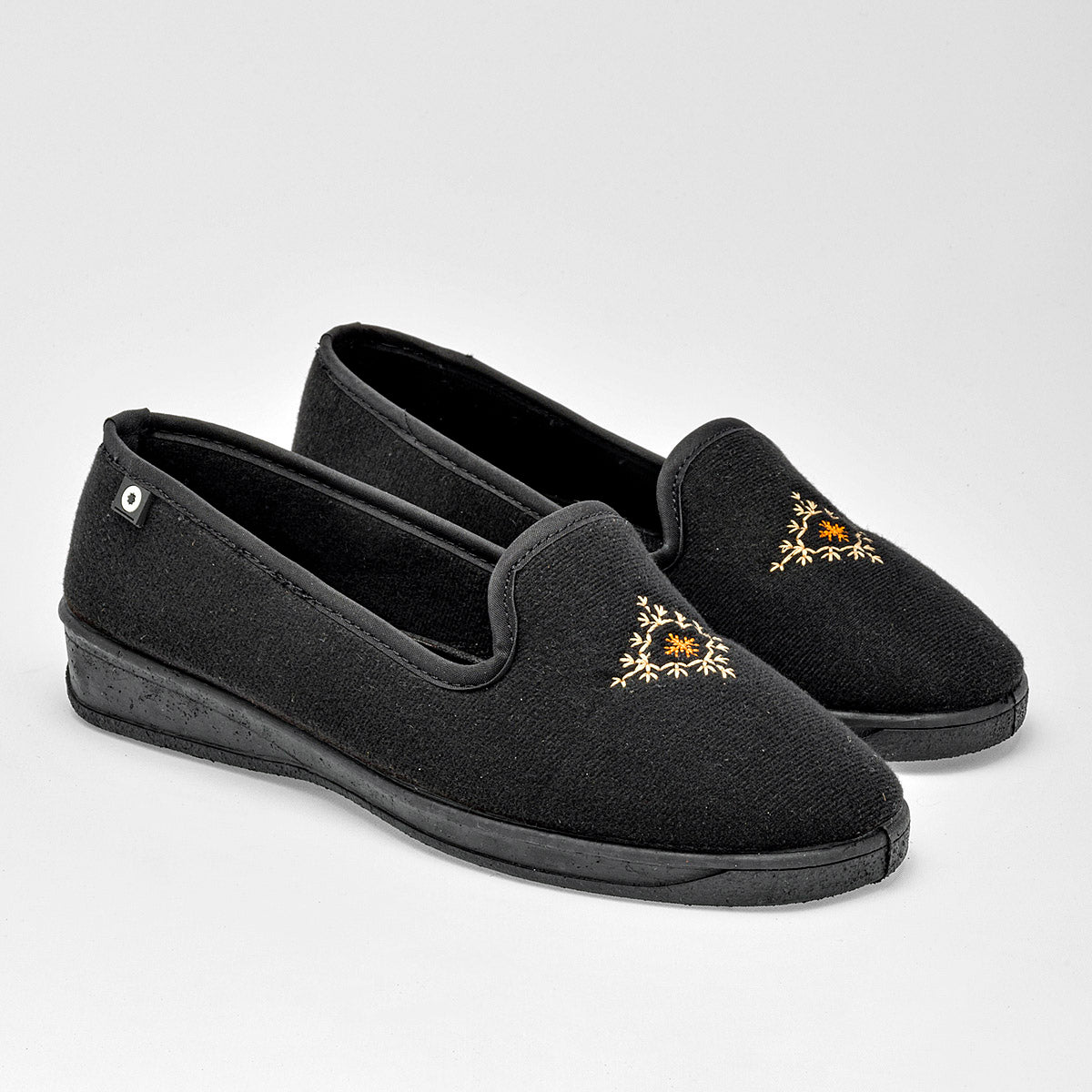 PANTUFLA MUJER MORA CONFORT TABATA NEGRO