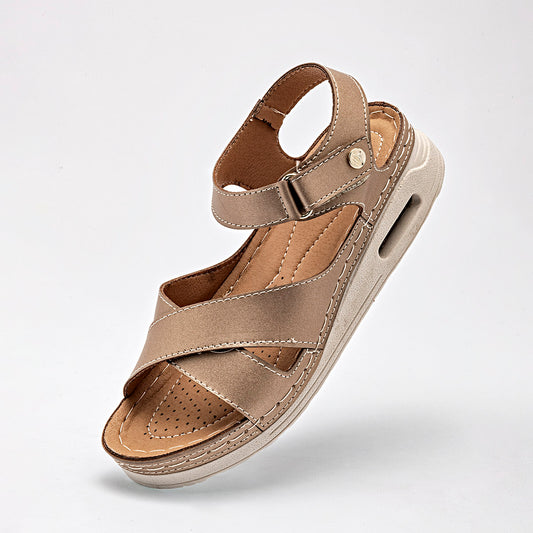 Sandalia En Piel Flexmas Para Mujer 1009 Color Oro