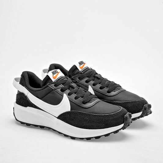 TENIS URBANO MUJER NIKE W  Waffle Debut NEGRO BLANCO