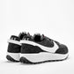TENIS URBANO MUJER NIKE W  Waffle Debut NEGRO BLANCO