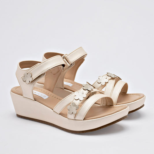 Sandalia Casual Moramora Mujer Yeni Beige Plataforma 5 Cm