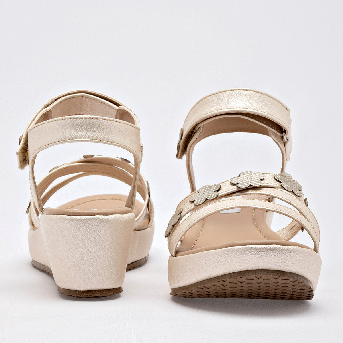 Sandalia Casual Moramora Mujer Yeni Beige Plataforma 5 Cm