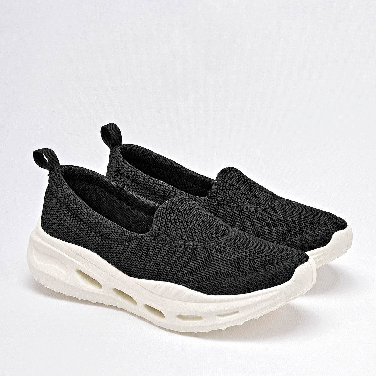 ZAPATO CASUAL MUJER MAKKENA 008 NEGRO