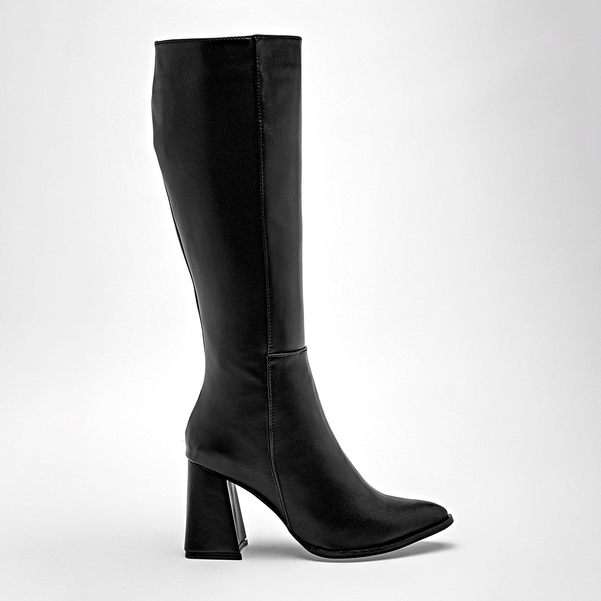 Bota Elegante para Mujer  marca Mimar 721 Negro Tacon 8cm Tubo 36cm