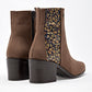 Botin Casual Mora Tierra Mujer Zoey Camel Tacon 6 Cm