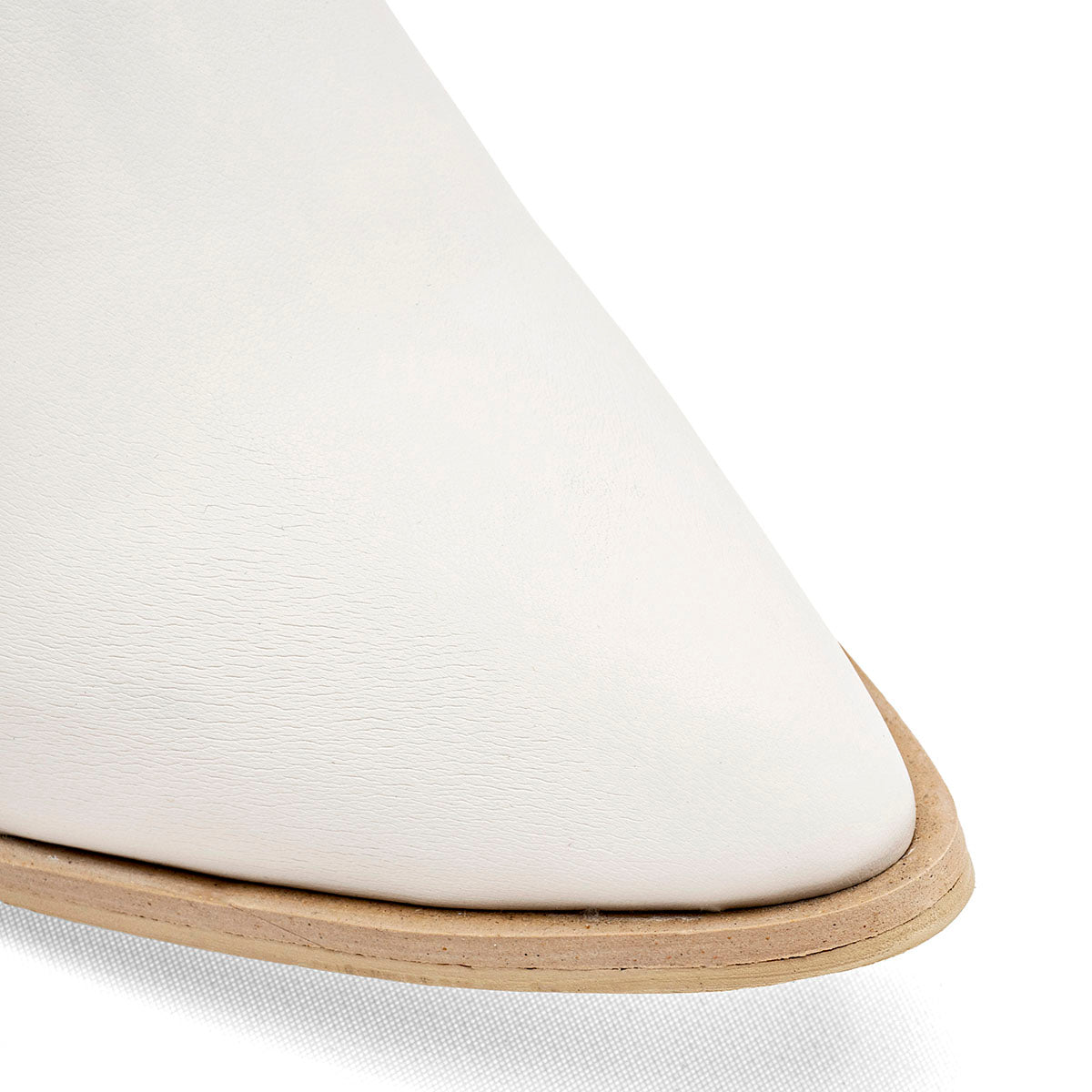 Bota Elegante para Mujer marca Mimar 721 Marfil Tacon 8cm Tubo 36cm